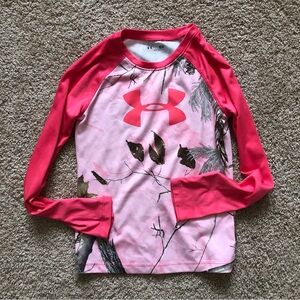 UNDER ARMOUR Hot Pink and Camo Top Girls Size 6 long sleeve shirt